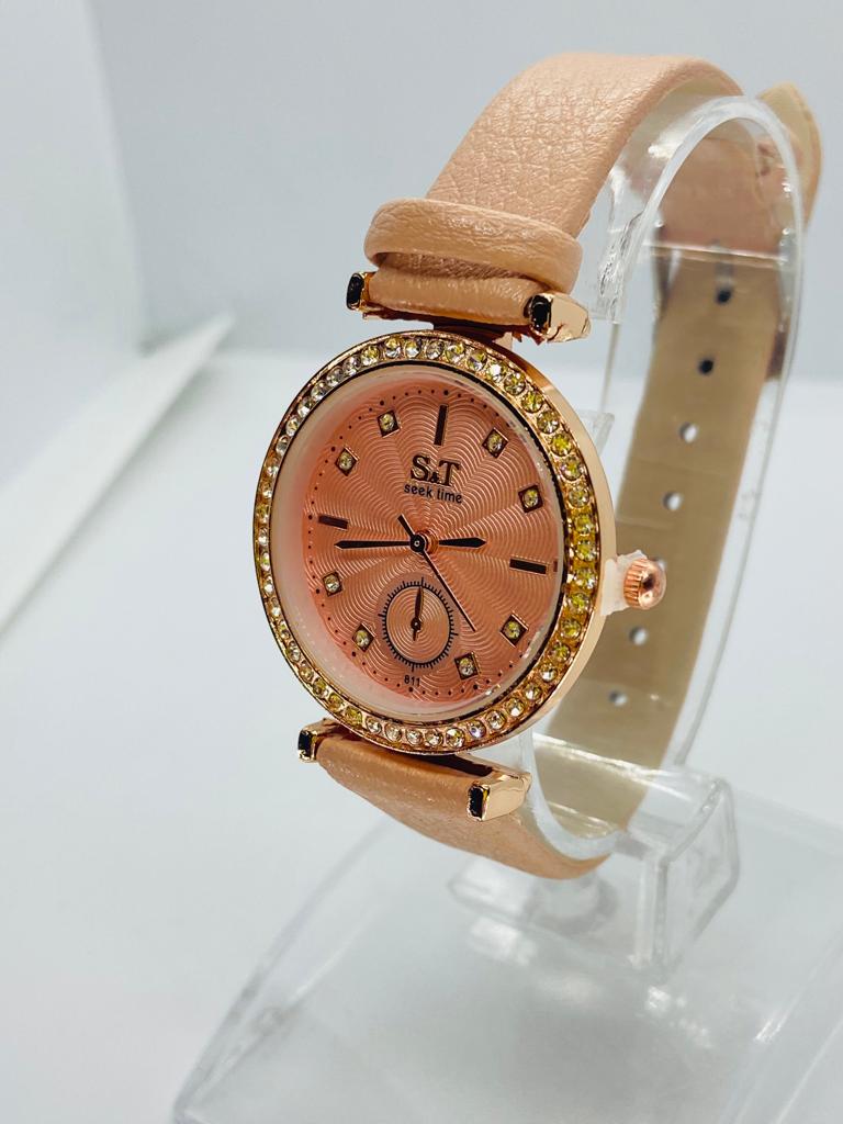 Reloj de Mujer Redondo en tonos Rosa con Brillos N279 - Imagen 3
